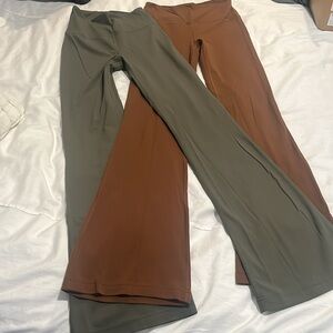 Lot of 2 women’s Lululemon wide bottom leggings